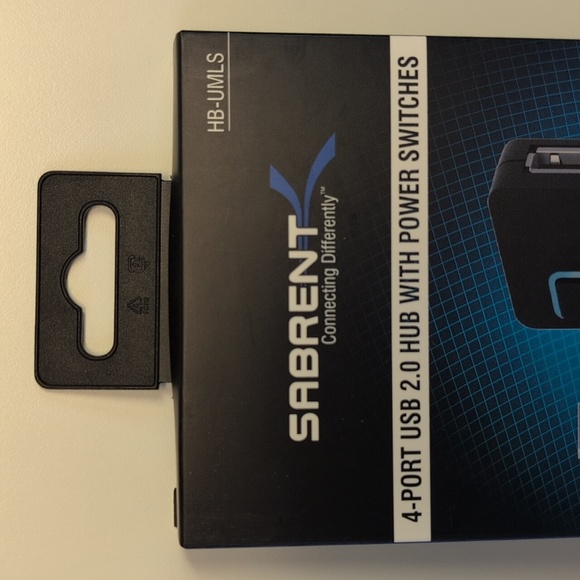 4-Port USB 2.0 Hub (Pack of 4) - Picture 3 of 4